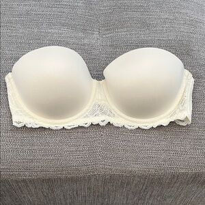 Calvin Klein Ivory Lace Strapless Bra